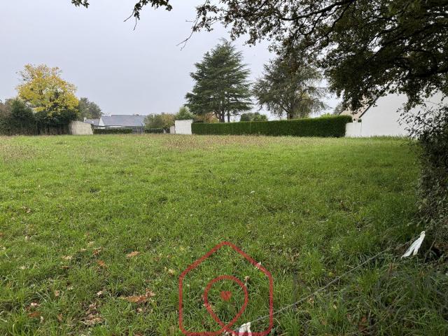 BEAU TERRAIN 1400 m2 la chapelle sur Erdre