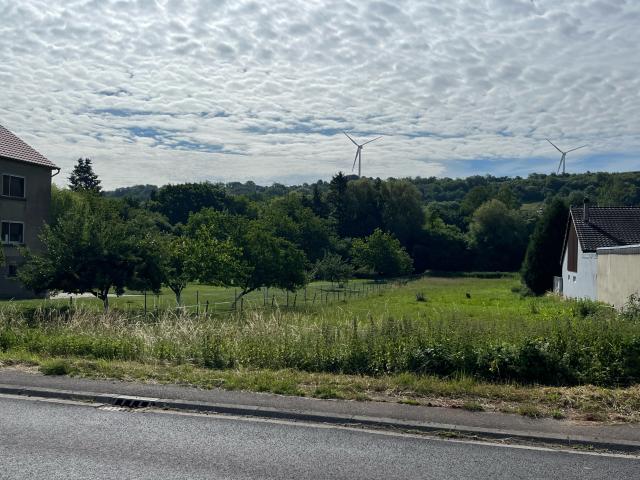 Beau terrain constructible à Bousbach