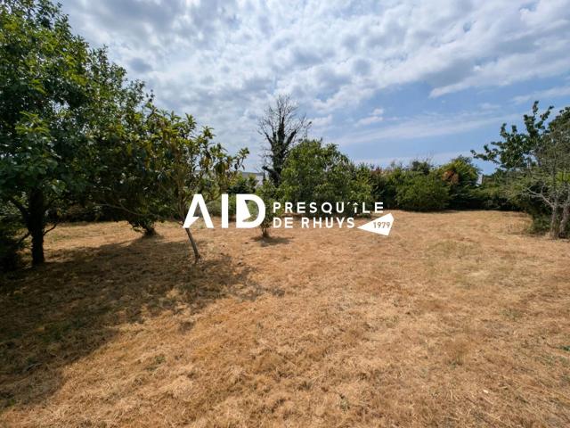 Beau terrain constructible à deux pas du bourg 351 m2