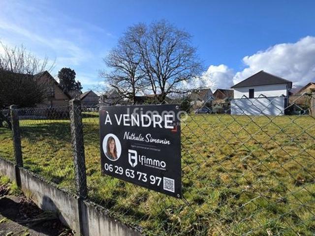 Beau terrain constructible au calme