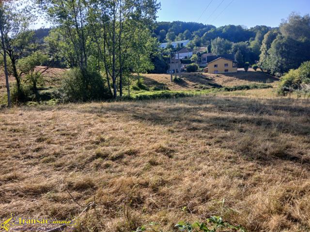 Beau terrain constructible dans un environnement privilégié !