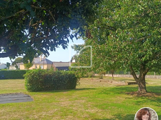 Beau Terrain constructible de700 M2 bourg de Mauron