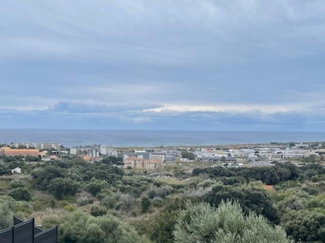 BEAU TERRAIN CONSTRUCTIBLE DE 4038 M2 BASTIA SUD