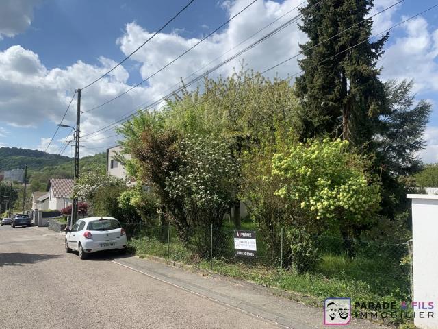 BEAU TERRAIN CONSTRUCTIBLE DE 518 M² – SITUÉ DANS UNE IMPASS