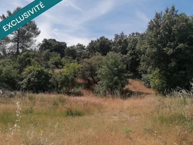 beau terrain constructible de 1893 m² au calme