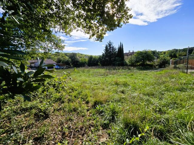 Beau terrain constructible dominant 1031m2 Axe Nimes Ales