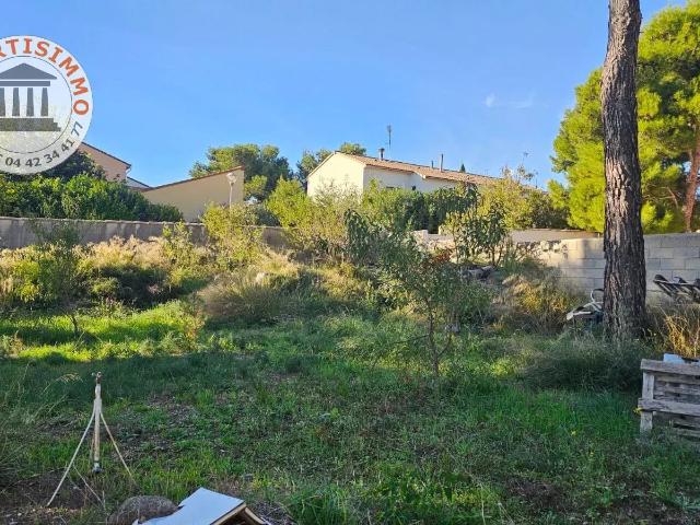 Beau terrain à bâtir à vendre à ROGNAC dans un secteur agréable