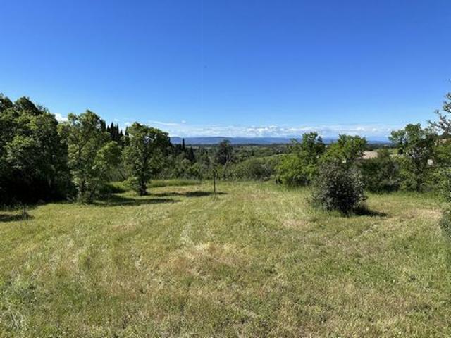 Beau terrain à bâtir avec vue sur les Pyrénées, à Caunes Minervois