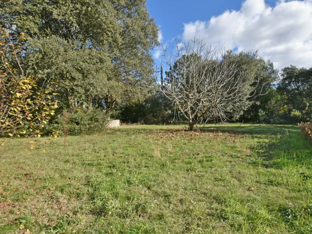 Beau terran à bâtir d'env. 689m2 hors lotissement
