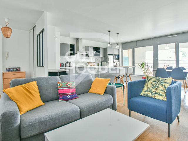 Beau 2 pièces meublé avec terrasse de 20 m² et box Paris 12EME