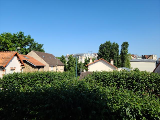 Beau 2 Pieces avec balcon et parking