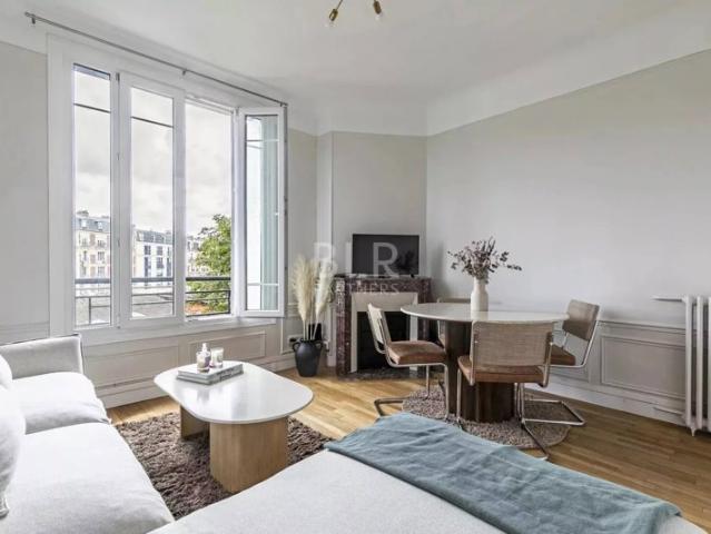Beau 2 pièces avec vue dégagée !