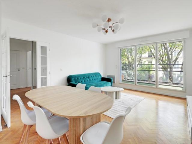 BEAU 2 PIÈCES DE 52 m² – RÉSIDENCE RÉCENTE – BALCON VENDU MEUBLÉ