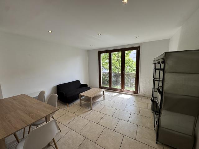 BEAU 2 PIECES EN PARFAIT ÉTAT AVEC BALCON ET CAVE