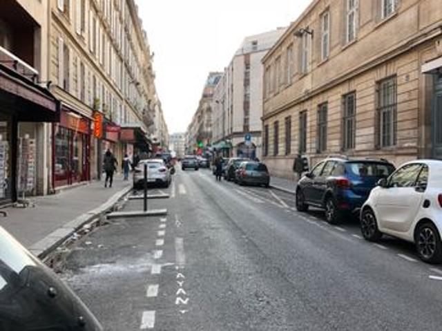 Beau 2 pièces 28.03m2 + 1 buanderie privative rue des Moines 75017 Paris 328.000