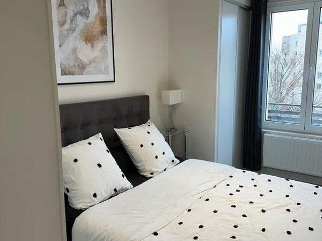 Beau 2P meublé 40m² canal Faubourg Saint Martin