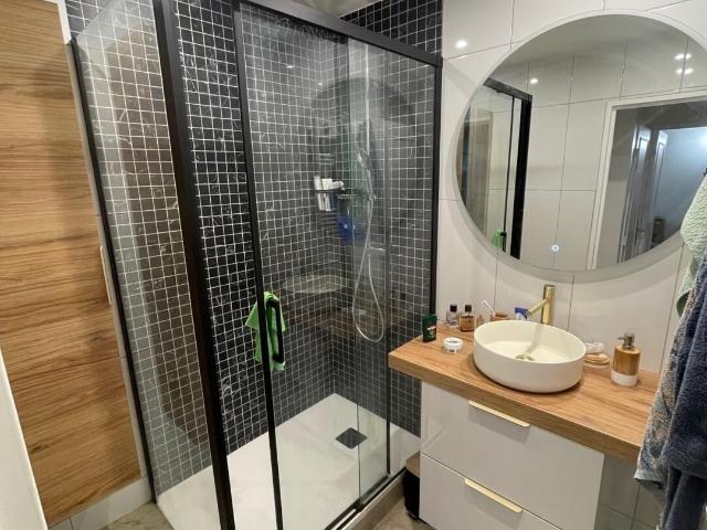 Beau 2P meublé 42m² refait à neuf avec balcon
