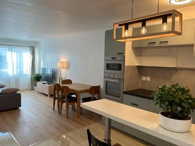 Beau 2P meublé design 44m² Oberkampf pour 6 mois