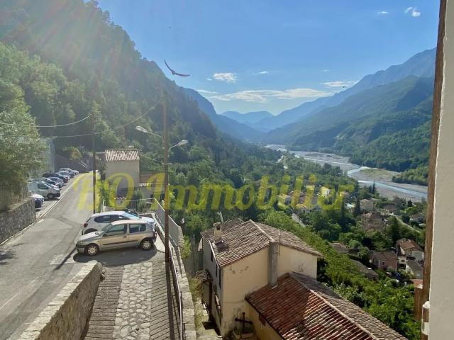 Beau 2P de 27,50m² avec magnifique vue dégagée sur les montagnes