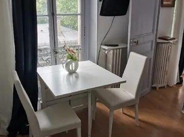 Beau 2P 2 40m² très bien meublé refait à neuf