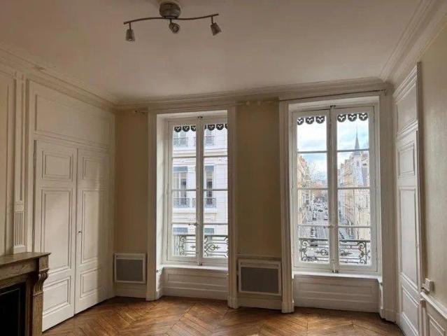 Beau 2P 46m² clair, traversant et sans vis à vis