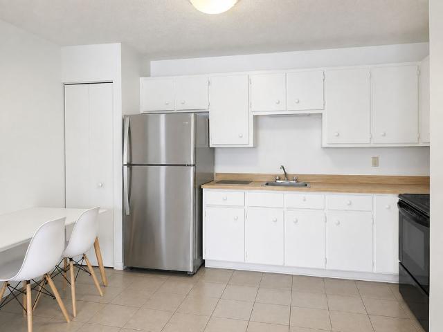 BEAU 3 1/2 + BUREAU|CHAUFFAGE EAU CHAUDE