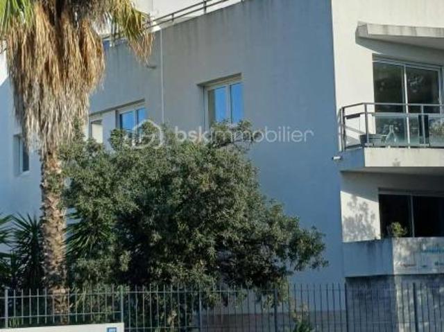 Beau 3 pièces avec balcon sans vis à vis + place de parking