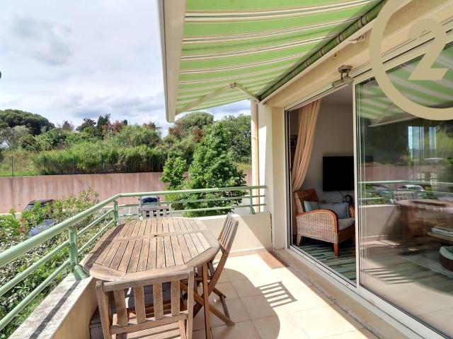 VENTE EN EXCLUVISITE FREJUS PROCHE CENTRE VILLE BEAU 3P EN DUPLEX AVEC GARAGE, PARKING ET GRENIER