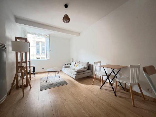 Beau 3P 60m² meublé Quai Sainte Croix Bordeaux