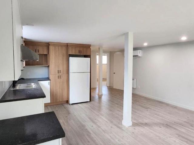 Beau 4 1/2 237 rue Champlain app #1