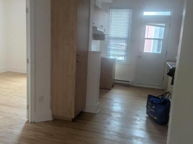 Beau 4 1/2 disponible immédiatement à Limoilou