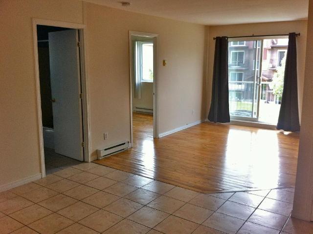 BEAU 4 1/2 LIBRE AU 1ER JUILLET DELSON RIVE SUD