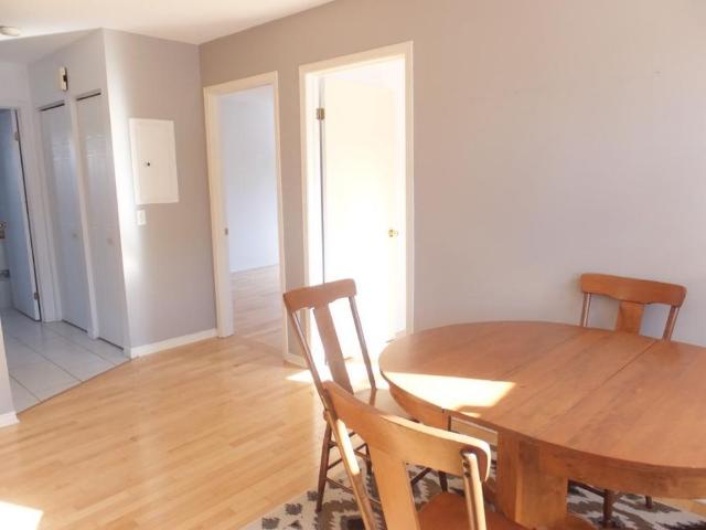 Beau 4 1/2 près de U de Sherbrooke libre
