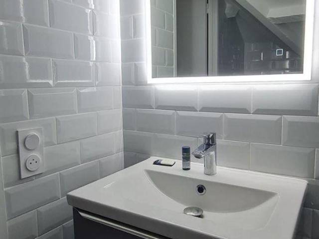 Beau 4P meublé 50m² en duplex complètement rénové