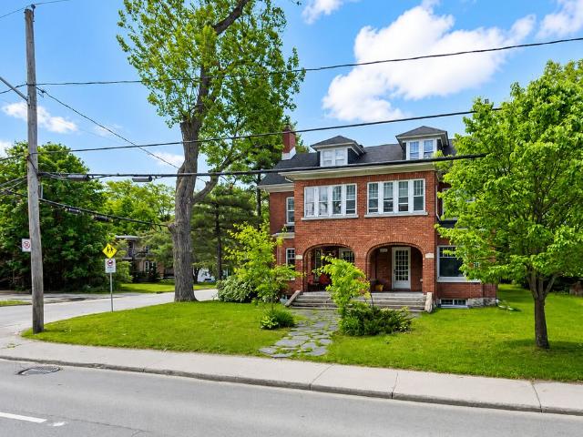 BEAU 5½| JACQUES CARTIER| JUILLET