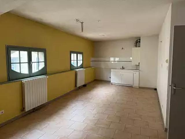 Beaucaire 30300 Achat / Vente appartement 3 pièces t3 au dernier étage cave