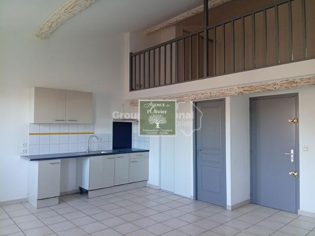 BEAUCAIRE CENTRE Appartement T2 en mezzanine de 44m2