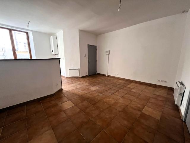 BEAUCAIRE APPARTEMENT T2 RENOVE