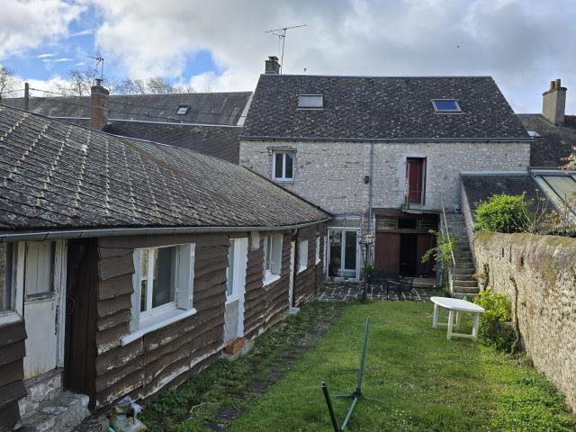 BEAUGENCY, CENTRE VILLE