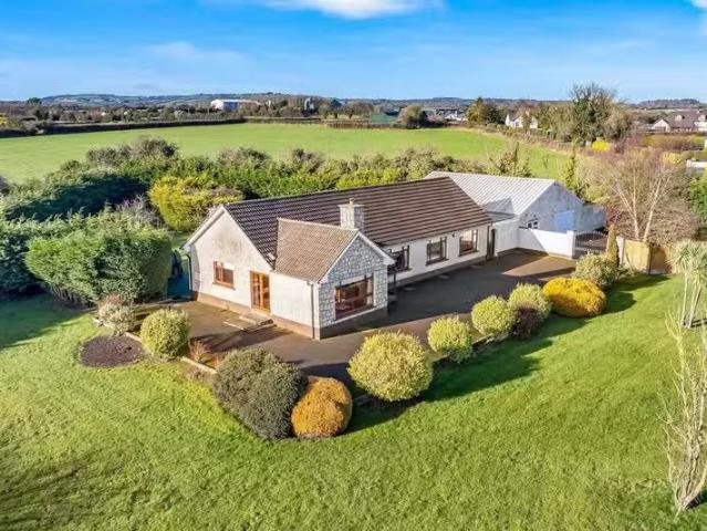 Beaulieu Cross, Drogheda, Louth