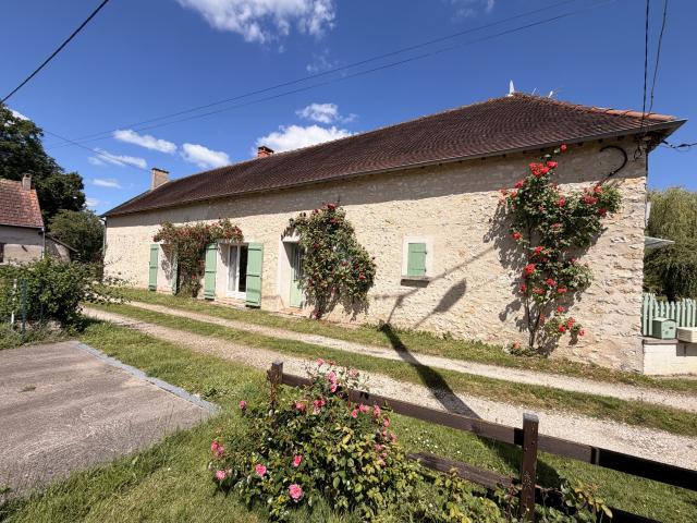 BEAULIEU SUR LOIRE Maison de campagne 122m2 à rafraichir