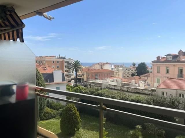 Beaulieu sur Mer, appartement de 80m², vue dégagée au calme