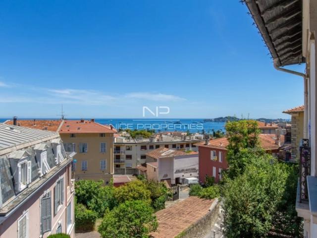 Beaulieu sur mer, bel appartement en dernier étage à rénover