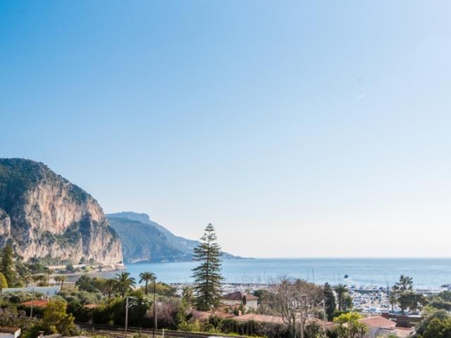 BEAULIEU SUR MER CENTRE VILLE 4 PIECES DE 85 M² A VENDRE DERNIER ETAGE TERRASSE 30 M² VUE MER BOX FERME