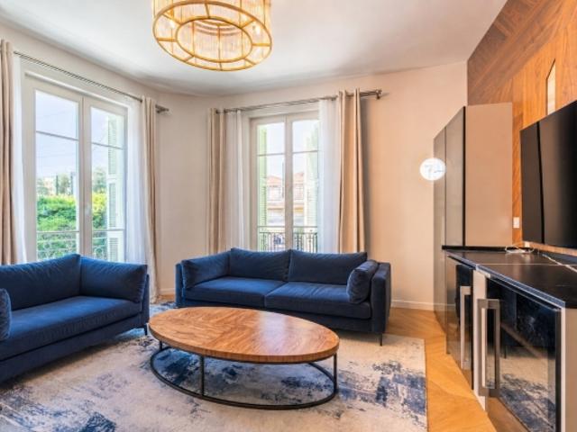 BEAULIEU SUR MER CENTRE VILLE 4 PIECES DE 95 M² RENOVE A VENDRE PREMIER ETAGE PROCHE TOUTES COMMODITES CAVE