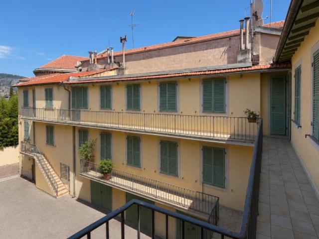 BEAULIEU SUR MER CENTRE VILLE APPARTEMENT 2 PIECES DE 38 M² CALME PROCHE TOUTES COMMODITES ET PLAGE VENDU LOUES