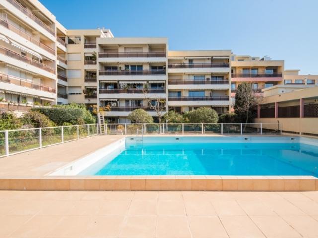 BEAULIEU SUR MER CENTRE VILLE STUDIO 30 M² A VENDRE TERRASSE 6 M² RESIDENCE DE STANDING AVEC PISCINE ASCENSEUR