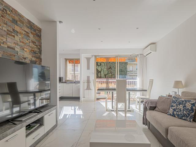 Beaulieu Sur Mer T1 rénové 34 m2 Exposition Sud Balcon Proch. 33m² Beaulieu sur Mer