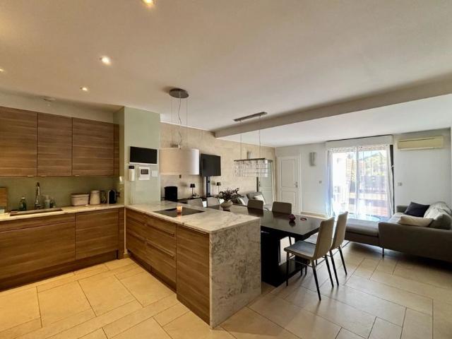 Beausoleil Moyenne corniche, magnifique appartement penthouse 4 pièces meublé