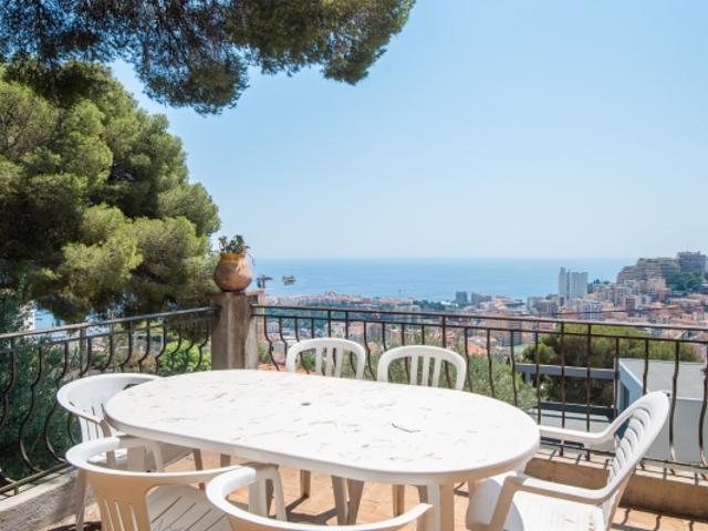BEAUSOLEIL AUX PORTES DE MONACO VILLA À VENDRE 344 M² DIVISÉE EN 2 APPARTEMENTS DE 3 P VUE PANORAMIQUE PISCINABLE